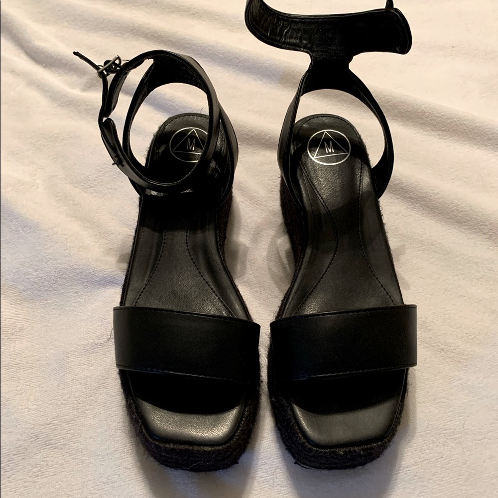 Platform sandals